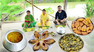 বর্ষার দিনে সব্জী দিয়ে খিচুড়িইলিশমাছ ভাজা কুমড়ো ফুলের বড়া আর পুঁইশাকের ঘন্ট জমিয়ে খাওয়া [upl. by Cyndy]