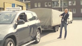 Zo gaat het bij het praktijkexamen auto met aanhangwagen [upl. by Noterb]