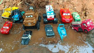 Clean Muddy Mini Cars amp Disney Car Convoy Play In The River [upl. by Aitas844]