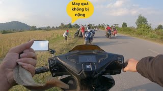 Đi câu lure vô tình gặp 2 bạn trẻ say rươu đâm xuống ruộng và cái kết  Minh Khờ Vlog [upl. by Katt]