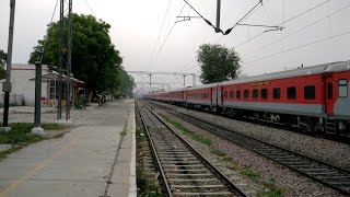 22419 Ghazipur City  Anand Vihar Suhaildev SF Express powered by OFFLINK New Guwahati WDG3A 4K [upl. by Enicnarf]