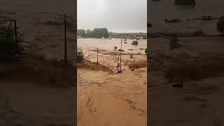 😰 Mindestens 51 Todesopfer in Spanien durch heftige Überschwemmungen unwetter spanien [upl. by Meggi]