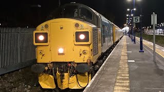 Class 37s 37025 ‘Inverness TMD’ and 37421 erupt out of Stalybridge working 1Q43 on 281020 [upl. by Akeimat]