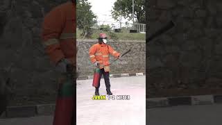 Fire Extinguisher Control Fire shortvideo automobile fireman trending trending [upl. by Peery]