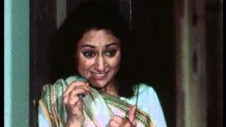 Uphaar  Idhar Aao  Jaya Bhaduri amp Swarup Dutt  Bollywood Romantic Scenes [upl. by Einalem511]