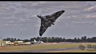 RIAT 2015 Avro Vulcan XH558 HOWLs [upl. by Knowland]