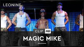 Magic Mike  Matthew McConaughey Dallas über das Tanzen im Film [upl. by Aehtorod532]