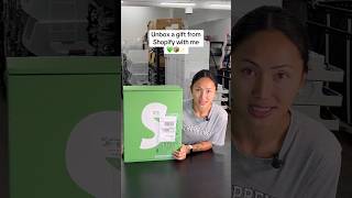 unbox a gift from Shopify with me 💚📦 smallbusiness entrepreneurlife [upl. by Boarer637]