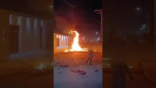 Angry crowd burns alive the rapist of a 1 year old and 7 month old child crime sadstory [upl. by Nylodnew]