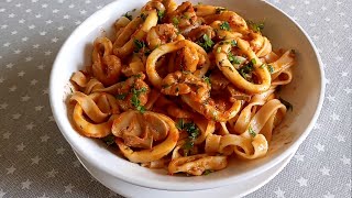 طاكلياطيل بصلصة وردية بفواكه البحر🦐🍝tagliatelles à la sauce rosée aux fruits de mer [upl. by Reede]