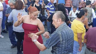 DESDE LA PLAZA LIBERTAD EN VIVO EN EL DOMINGO DE ZUMBA O RUMBA CON JONA SV CHELEEEE [upl. by Clea]