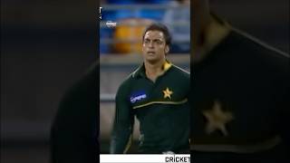 💀 One of Shoaib Akhtar’s scariest bouncers 🙈 [upl. by Akeme]