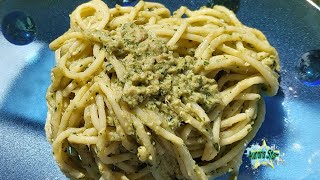 Ricetta spaghetti con pesto alla genovese e tonno [upl. by Alvan722]