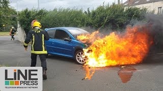 Feu de voiture accidentel car fire  Saclay 91  France 30 juillet 2013 ©Line Press [upl. by Eiramave]