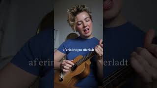 Blinkende lygter som sang  Tove Ditlevsen digt med melodi ukulele [upl. by Ellertnom146]