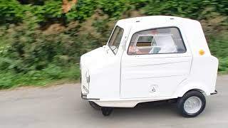 Valère découvre la MiniComtesse microcar  Valère driving the Mini Comtesse smallest car [upl. by Burck]