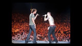 Linkin Park ft CHRIS CORNELL quotCrawlingquot LIVE sub español [upl. by Nylia486]