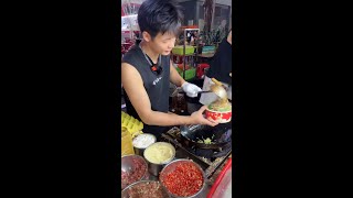 The cooking process for fried rice fried noodles and fried rice vermicelli in Chinese cuisine [upl. by Llemej860]