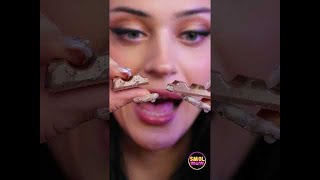 Ha creato una torta coi cioccolatini per evitare di essere catturato 🍫😂 videocomici buffo [upl. by Leay]