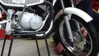 How to maintain the front wheel of a trials bike with drum brakes [upl. by Aicre]