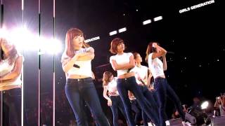 SNSD 소녀시대 Gee SM Town 2010 Los Angeles Staples Center [upl. by Nasah606]