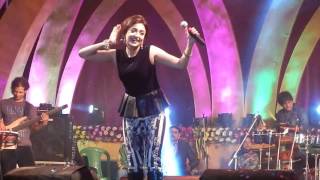 Dum Maaro Dum  Monali Thakur Live Performance  Monali Thakur Live Performance  Haldia Trade Fair [upl. by Murage]