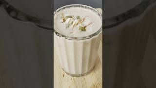 Oats and banana milkshake Quick and healthy milkshake juice no sugar youtubeshorts [upl. by Leuqcar]