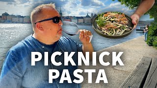 Sommarens bästa picknickpasta  MästerkocksNicke möter romantiken [upl. by Ayanat]