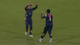 Thisara Perera took two outstanding catches  Quetta vs Peshawar Eliminator  PSL 2018 [upl. by Elodie257]