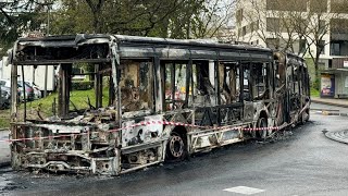 quotCest lié à des interpellationsquot  à RillieuxlaPape un bus incendié en guise de représailles [upl. by Ahron]