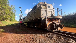 TREM VAZIO SD70 ENTRANDO NO DESVIO DE ORLÂNDIA PASSANDO PELA PN JUNTO COM BUZINAÇOS [upl. by Nevaeh]