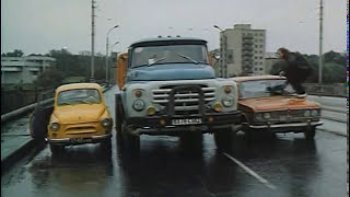 Патриотическая комедия 1992  car chase scene [upl. by Enyawed829]