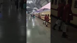 01028 Gorakhpur special train arrives Ranikamlapati station [upl. by Akerley770]