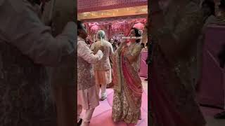 ChoGaadha Taara Gujarati Navraatri Garba mukeshambani with neetaambani [upl. by Nenad]