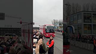 GRIMMIG ONTVANGST voor Ajaxbus voor KLASSIEKER 😬💥 ajax feyenoord klassieker [upl. by Ecilef]