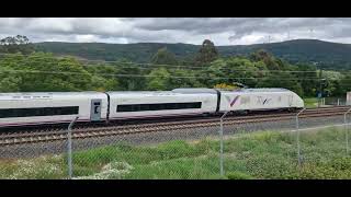 Talgo Avril 106057 de Madrid a Coruña por O Irixo [upl. by Avalsorim]