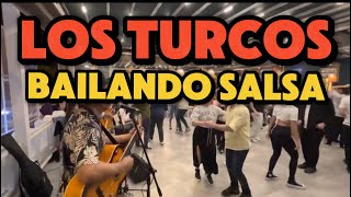 Turcos Bailando Salsa… [upl. by Bills901]