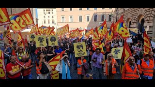 Sciopero generale del Pubblico Impiego 3110 centinaia in corteo a Roma [upl. by Wareing]