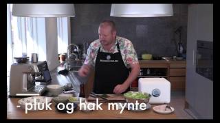 Opskrift Skindstegt kulmule med salat af ristet perlebyg tahin avokado og mynte [upl. by Pillihpnhoj]