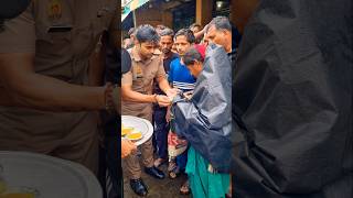 सबसे बड़ा सकून भूखे पेट की चाहत बनना 🫂🥰🌎 motivation respect humanity help streetfood uppolice [upl. by Cordey]