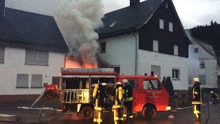 Diemelsee 88Jähriger stirbt bei Wohnhausbrand in Heringhausen [upl. by Lattie]