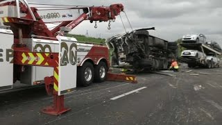 Accident sur lA13 le poids lourd quota percuté six véhicules de plein fouetquot [upl. by Eillib831]