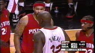 Rasheed Wallace Attempting to Not Give Ground to Shaquille ONeal [upl. by Idna]