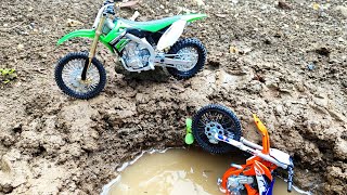 Dirt Bike Finger  Motor Trail Trabas  Riding Kawasaki KX 450F  Find Motocross KTM in the Mud Pond [upl. by Marissa]