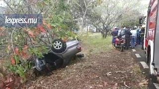 Collision entre trois véhicules à RicheTerre un motocycliste blessé [upl. by Estrella]