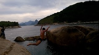 Salto em Piratininga próximo a Pedra da Baleia Niterói RJ [upl. by Akzseinga]