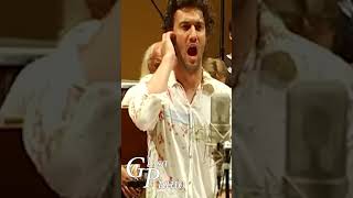 Jonas KAUFMANN sings CHE GELIDA MANINA by La Boheme in rehearsal operasinger music reharsal [upl. by Htnamas]