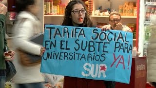 Con un quotsilbatazoquot en la línea B universitarios reclamaron un boleto estudiantil para el subte [upl. by Wiles]