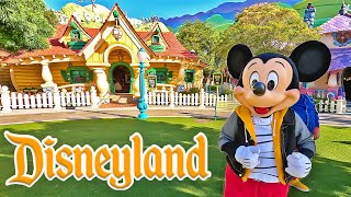 Mickeys House and Meet Mickey Mouse at Disneyland Park 4K POV [upl. by Mirielle552]