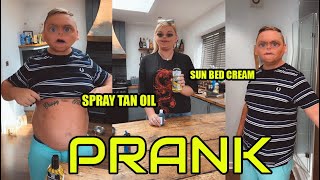 Sun Bed cream fake tan PRANK [upl. by Nav]